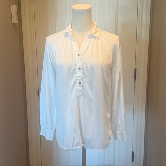 LOFT Tops - LOFT White Blouse with button detail
